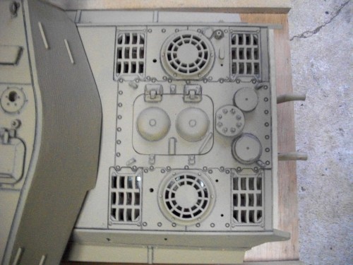 Tamiya Henschel Repaint XF-60 008.JPG (359.88 KiB) Viewed 3962 times Rear deck details