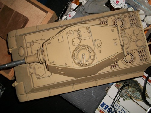 Tamiya Henschel Repaint XF-60 010.JPG (386.92 KiB) Viewed 3944 times Overhead view showing the shadowing effect,more will follow