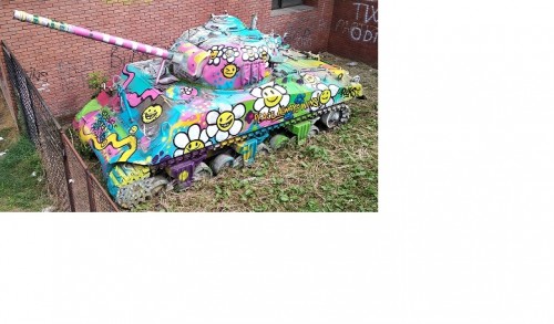 Novi Sad hippie tank.jpg