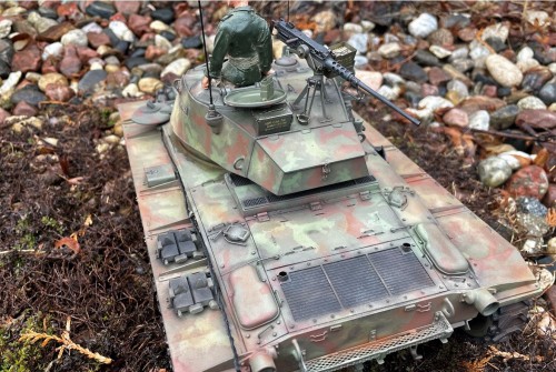 RC 1/16 M-24 Chaffee US light tank