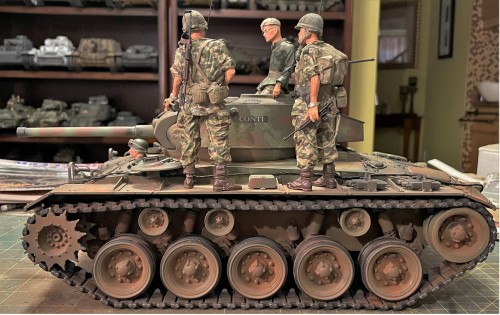 RC 1/16 M-24 Chaffee US light tank
