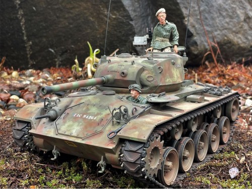 RC 1/16 M-24 Chaffee US light tank