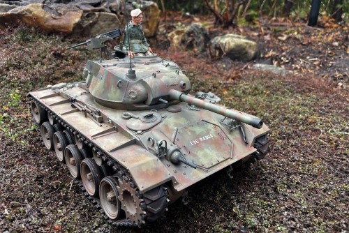 RC 1/16 M-24 Chaffee US light tank