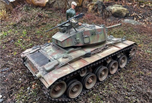 RC 1/16 M-24 Chaffee US light tank