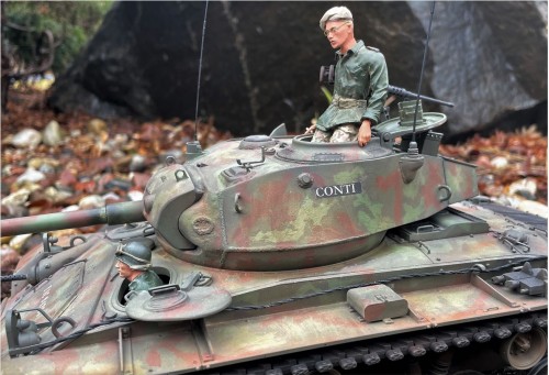 RC 1/16 M-24 Chaffee US light tank