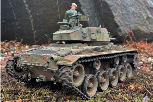 RC 1/16 M-24 Chaffee US light tank