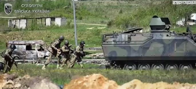 Dutch YPR-765 APCs
