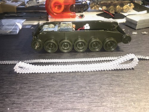 I started the assembly of this track 6 months ago for a Panzer III but it did not fit the sprocket properly and had given up on using it until now on this Crusader