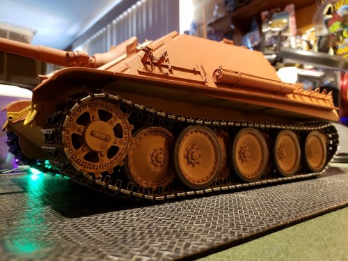 Under the right light the shading certainly changes from the primer red....jpg