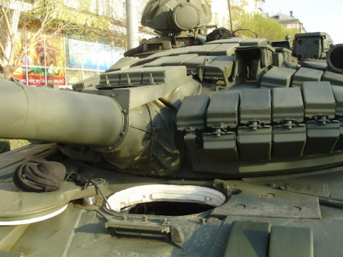 proper T72B ERA angle on turret..png