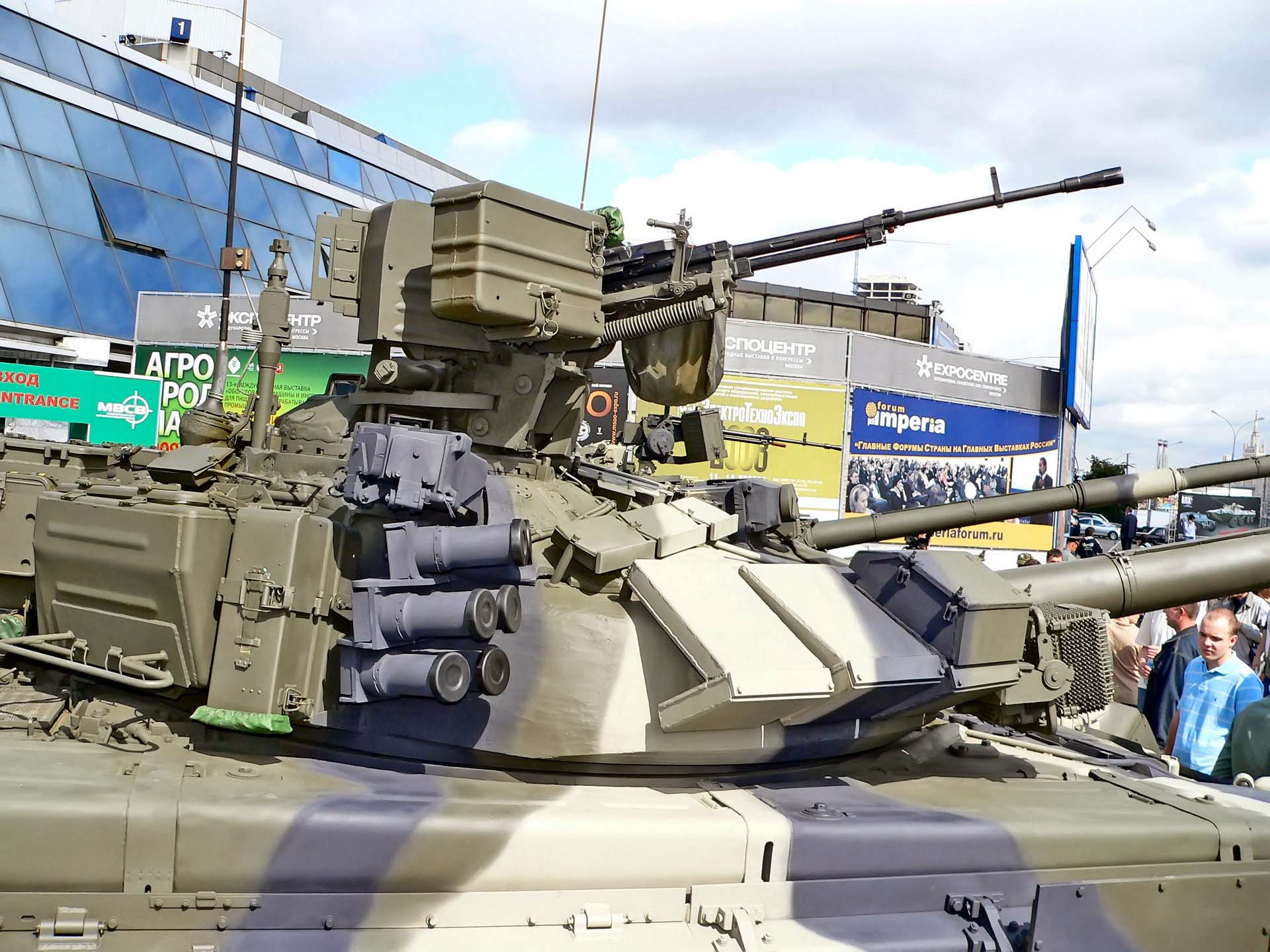 tanksdb.ru_t-90_25.jpg