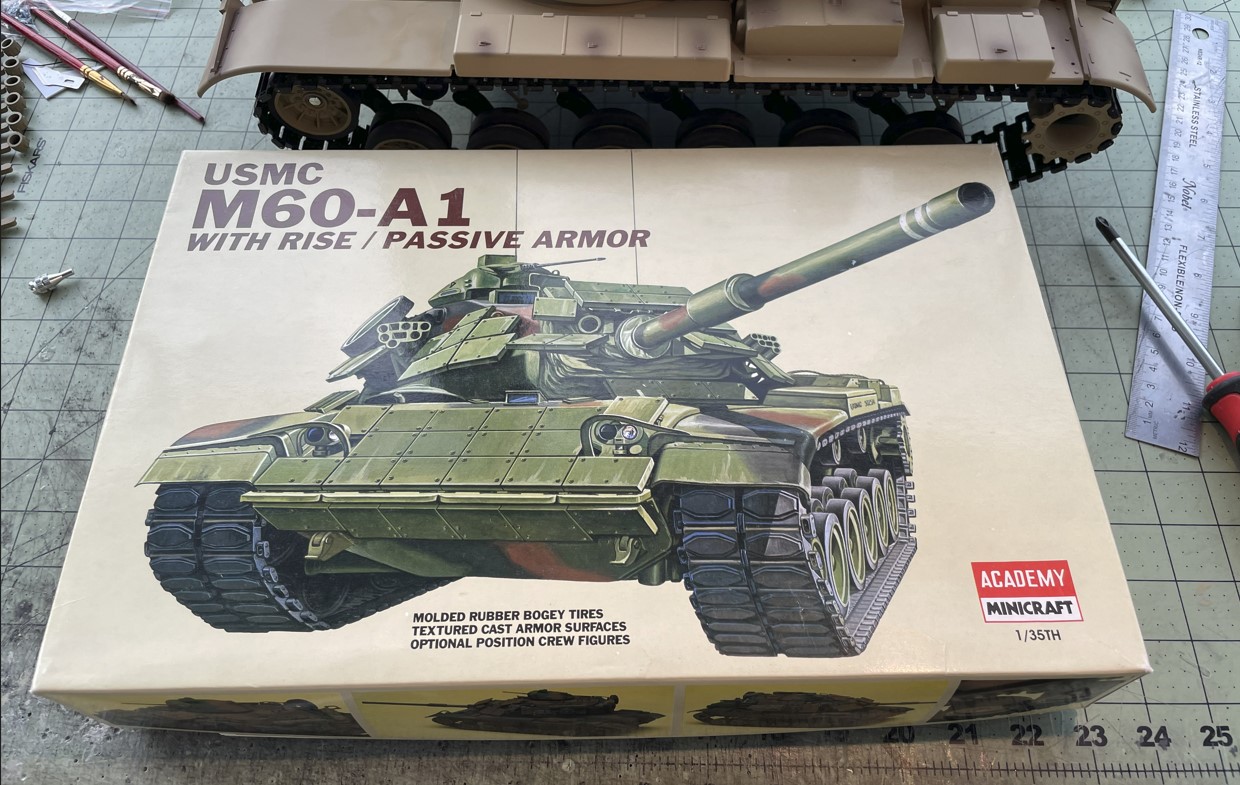 1/16 RC USMC M-60A1 US tank with ERA - Build