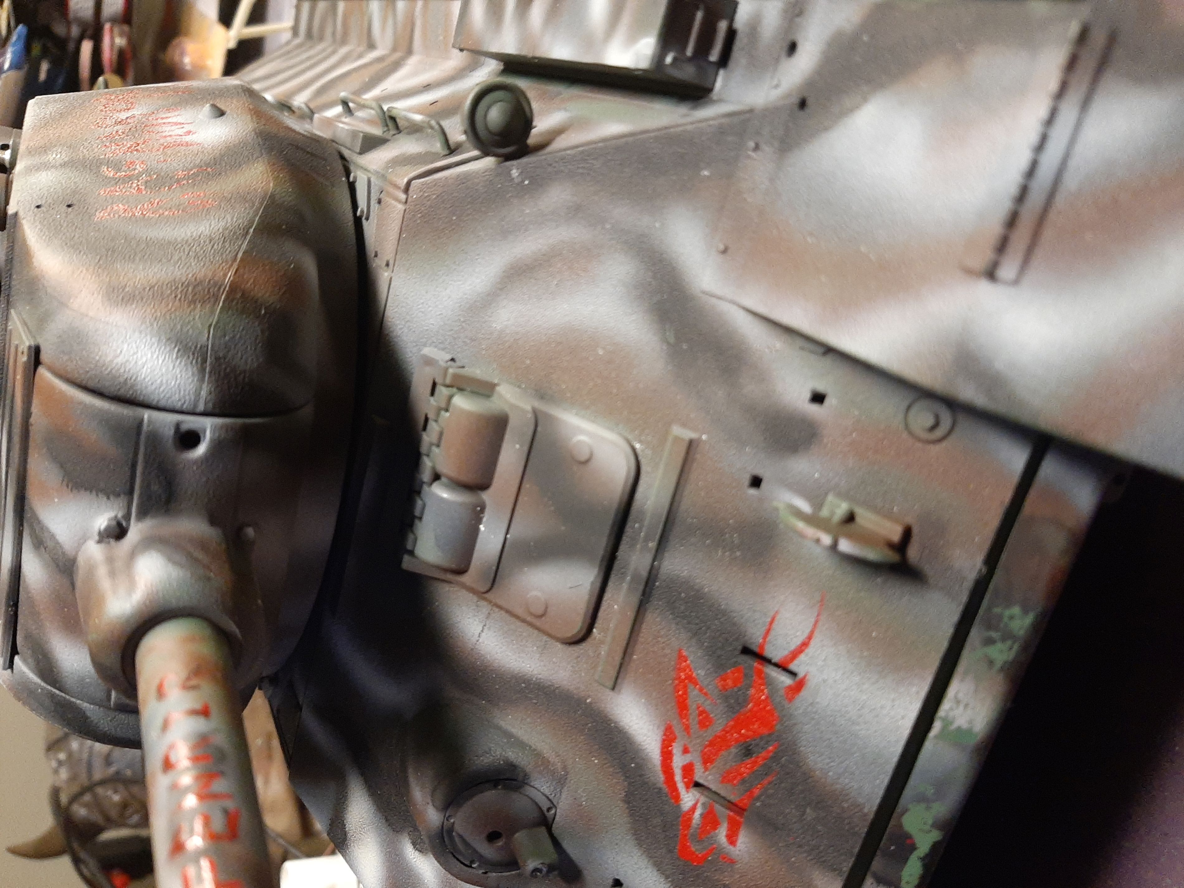 T34_85_rc_tank_front_upper.jpg