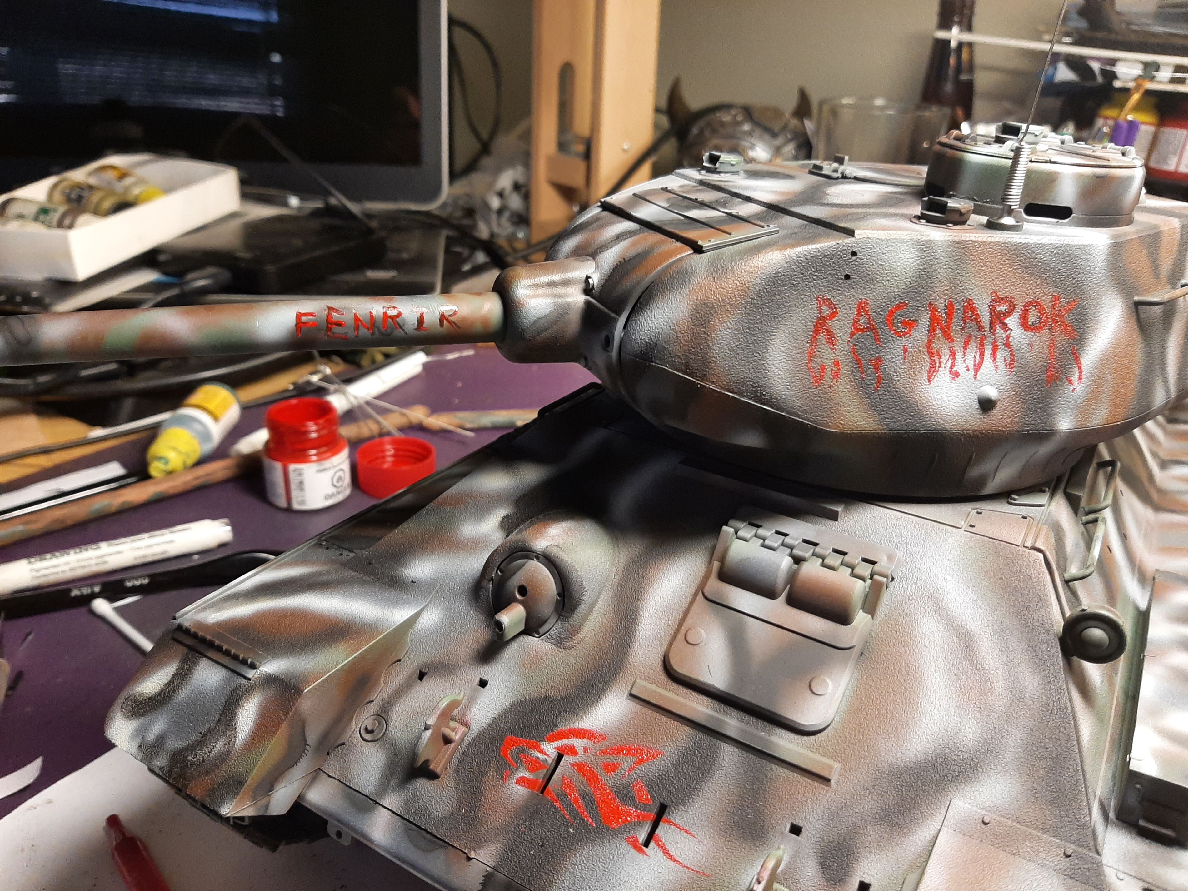 T34_85_turret_left_side.jpg
