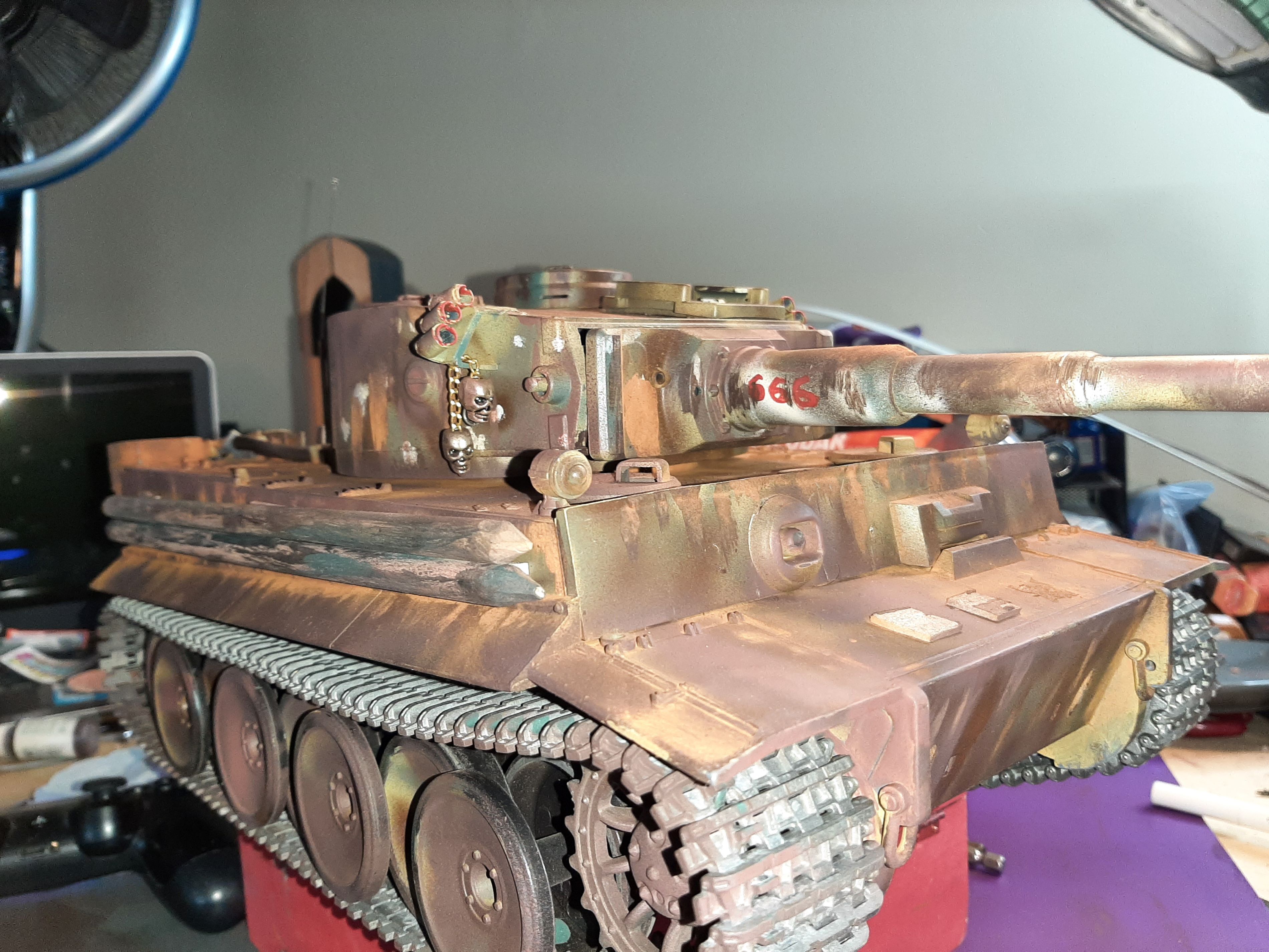 Tiger_1_3%25_front_right_side_view.jpg