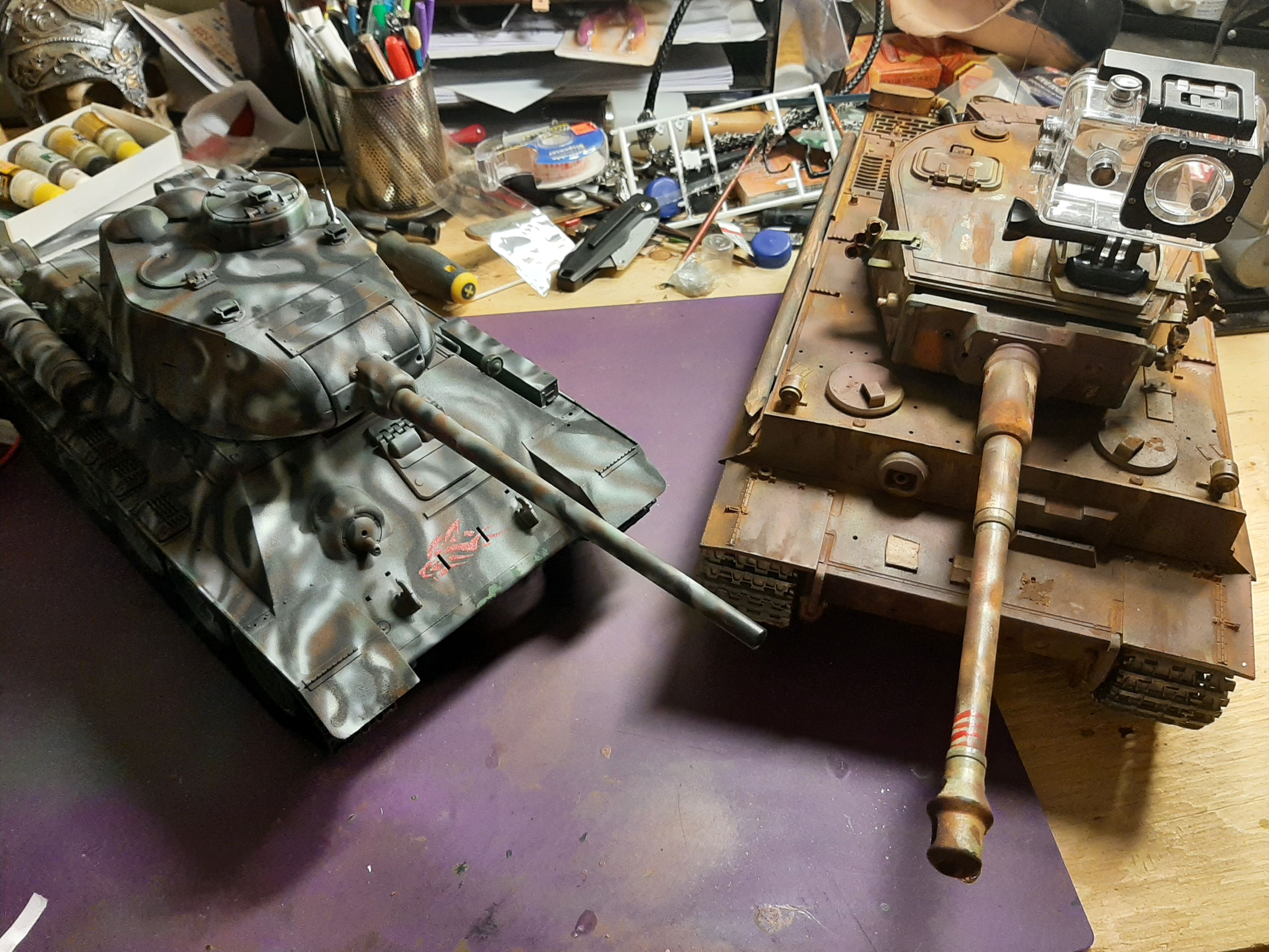 Both_Tiger1_&_t34_85_sidebyside_2.jpg