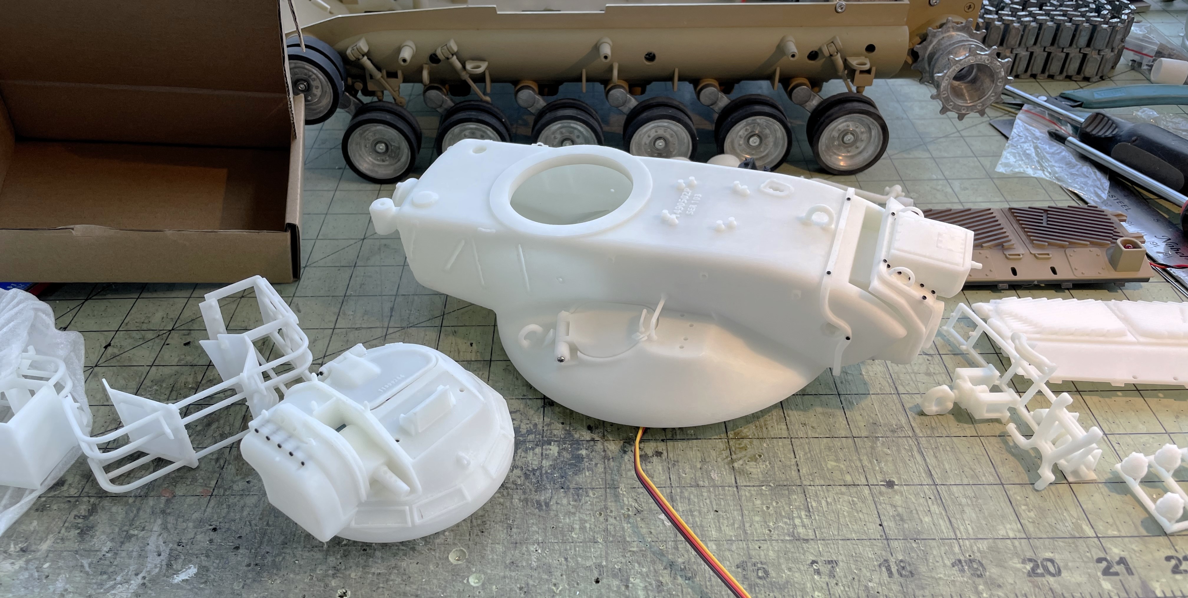 1/16 RC USMC M-60A1 US tank with ERA - Build
