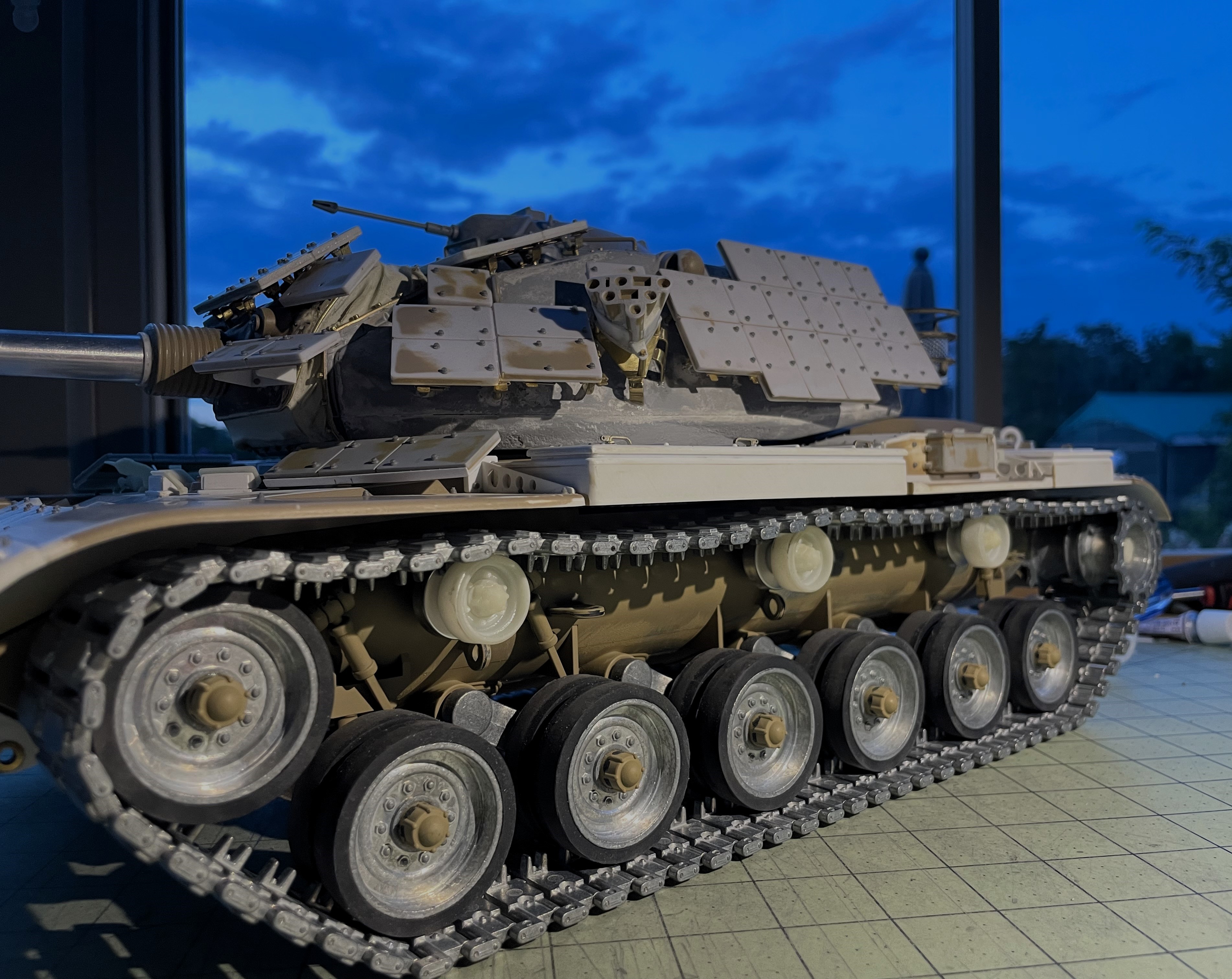 1/16 RC USMC M60A1 US tank with ERA - Build