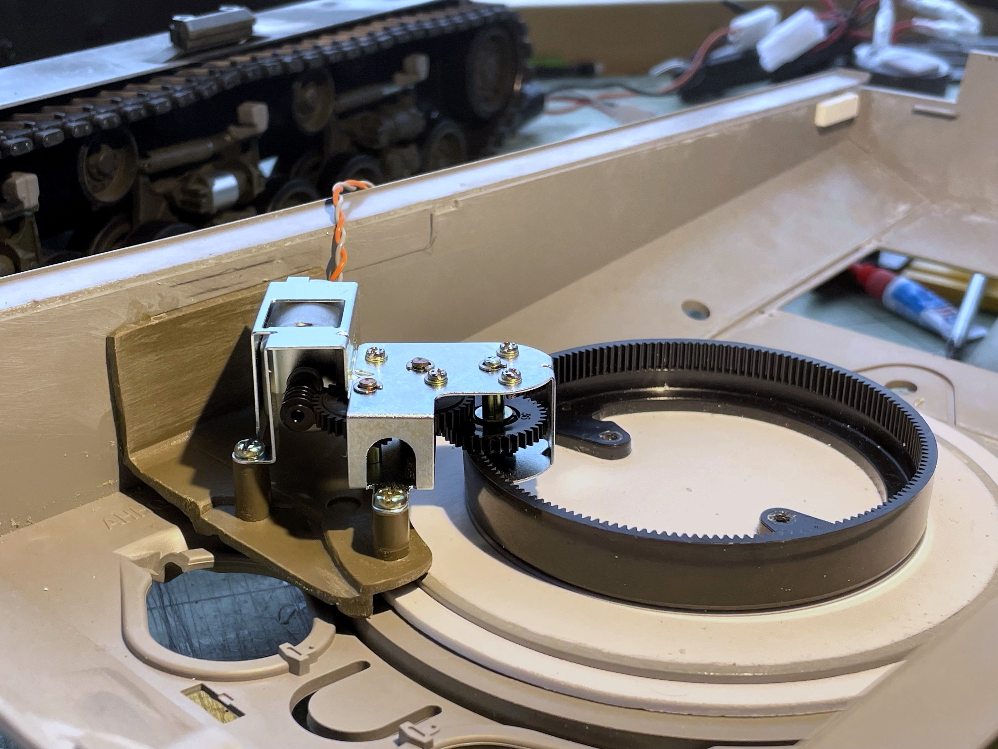 1/16 RC M4A3E8 Korean war - Restoring Tamiya M4 with Takom kit - build