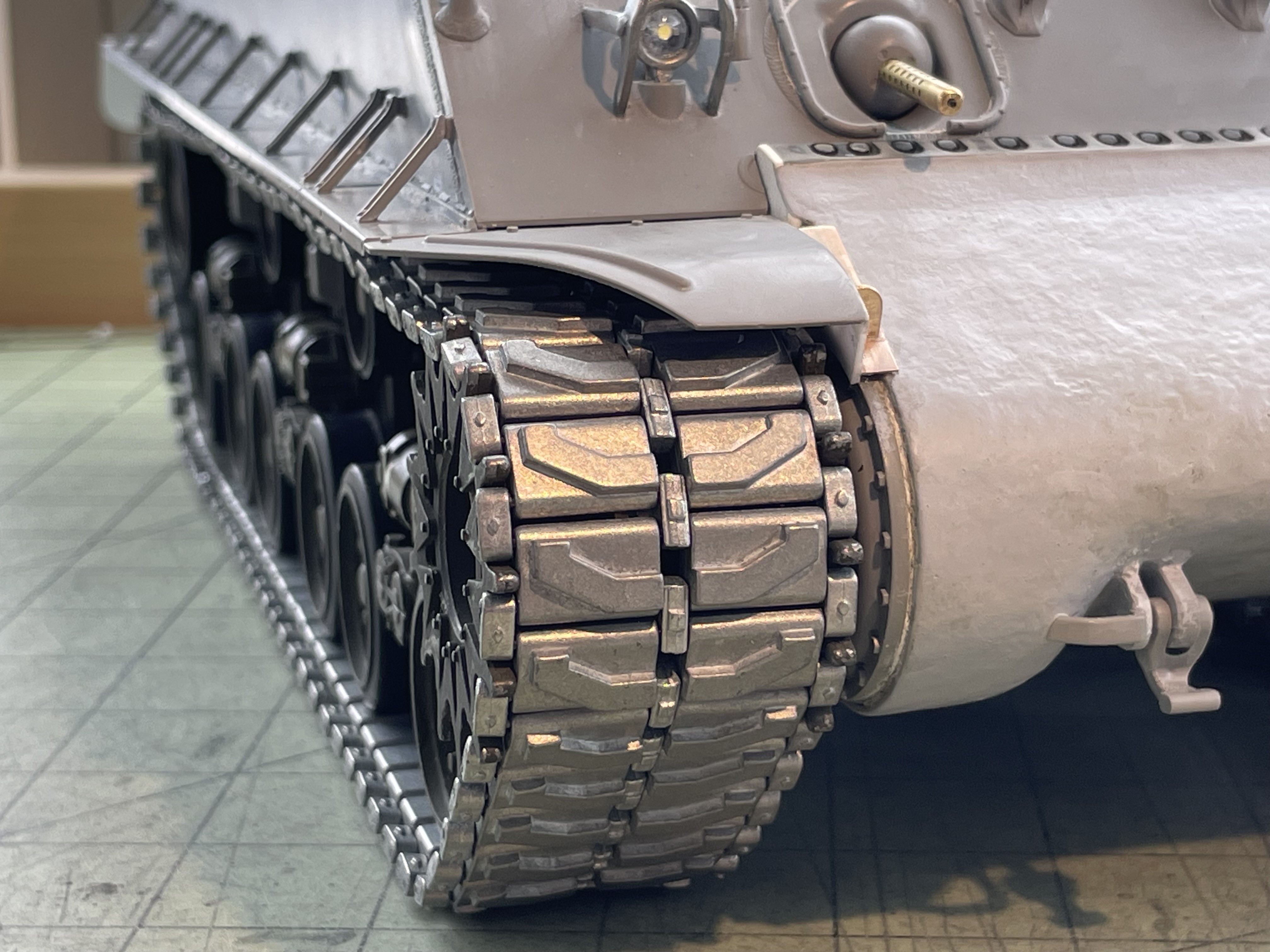 1/16 RC M4A3E8 Korean war - Restoring Tamiya M4 with Takom kit - build