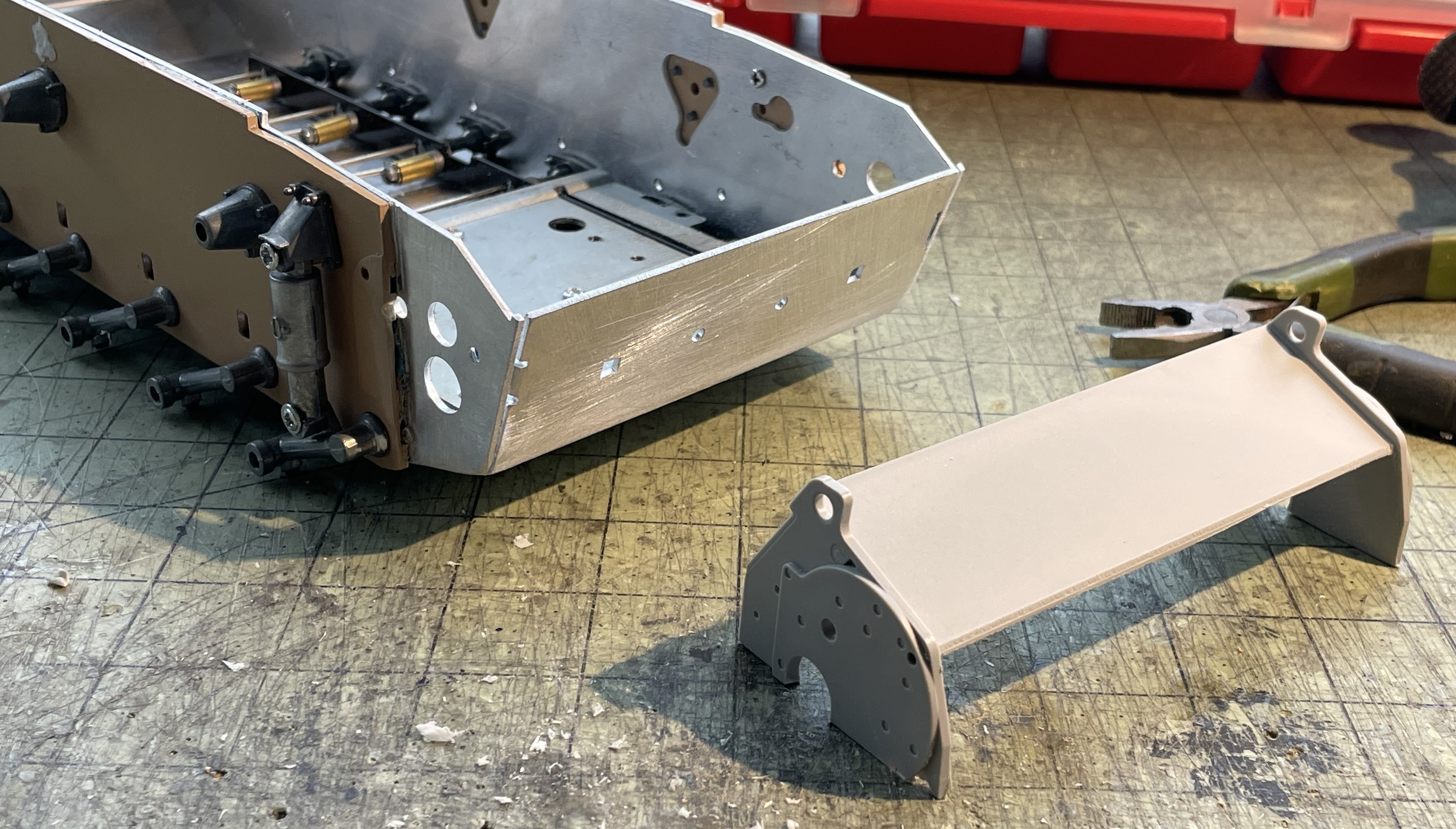 1/16 PzKpfw III Ausf M - Converting the Trumpeter/Heller kit to RC - Build