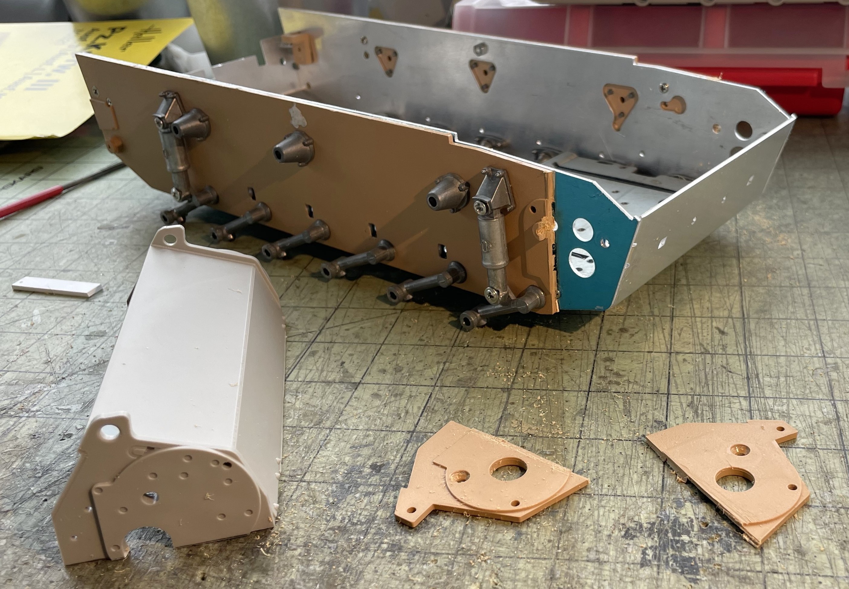 1/16 PzKpfw III Ausf M - Converting the Trumpeter/Heller kit to RC - Build