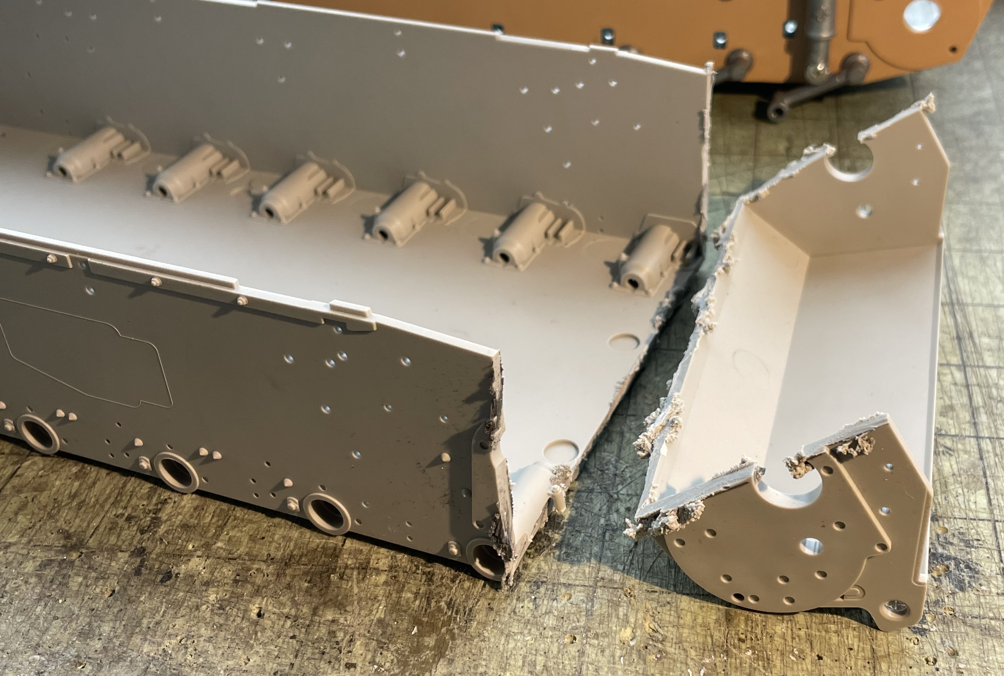 1/16 PzKpfw III Ausf M - Converting the Trumpeter/Heller kit to RC - Build