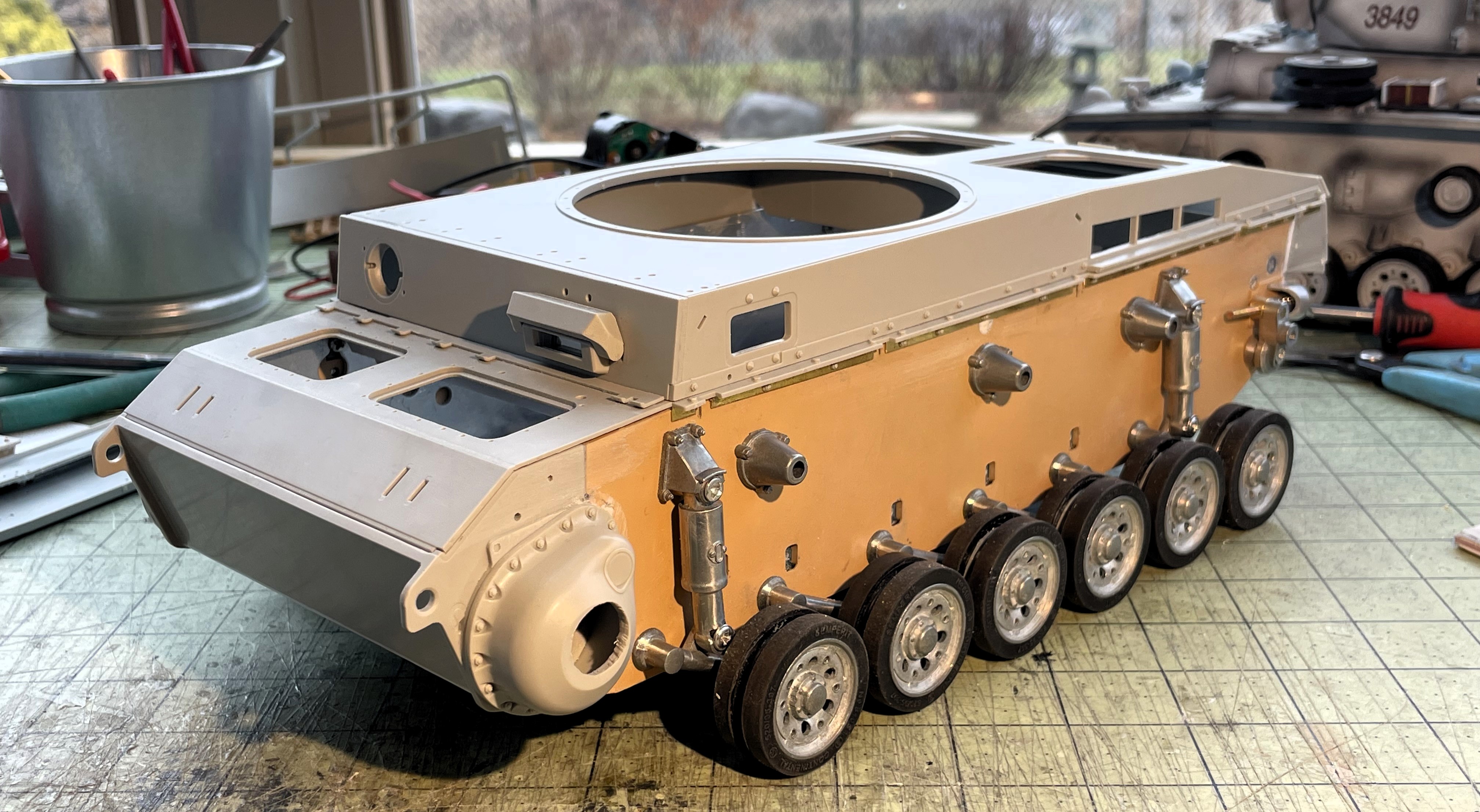 1/16 PzKpfw III Ausf M - Converting the Trumpeter/Heller kit to RC - Build