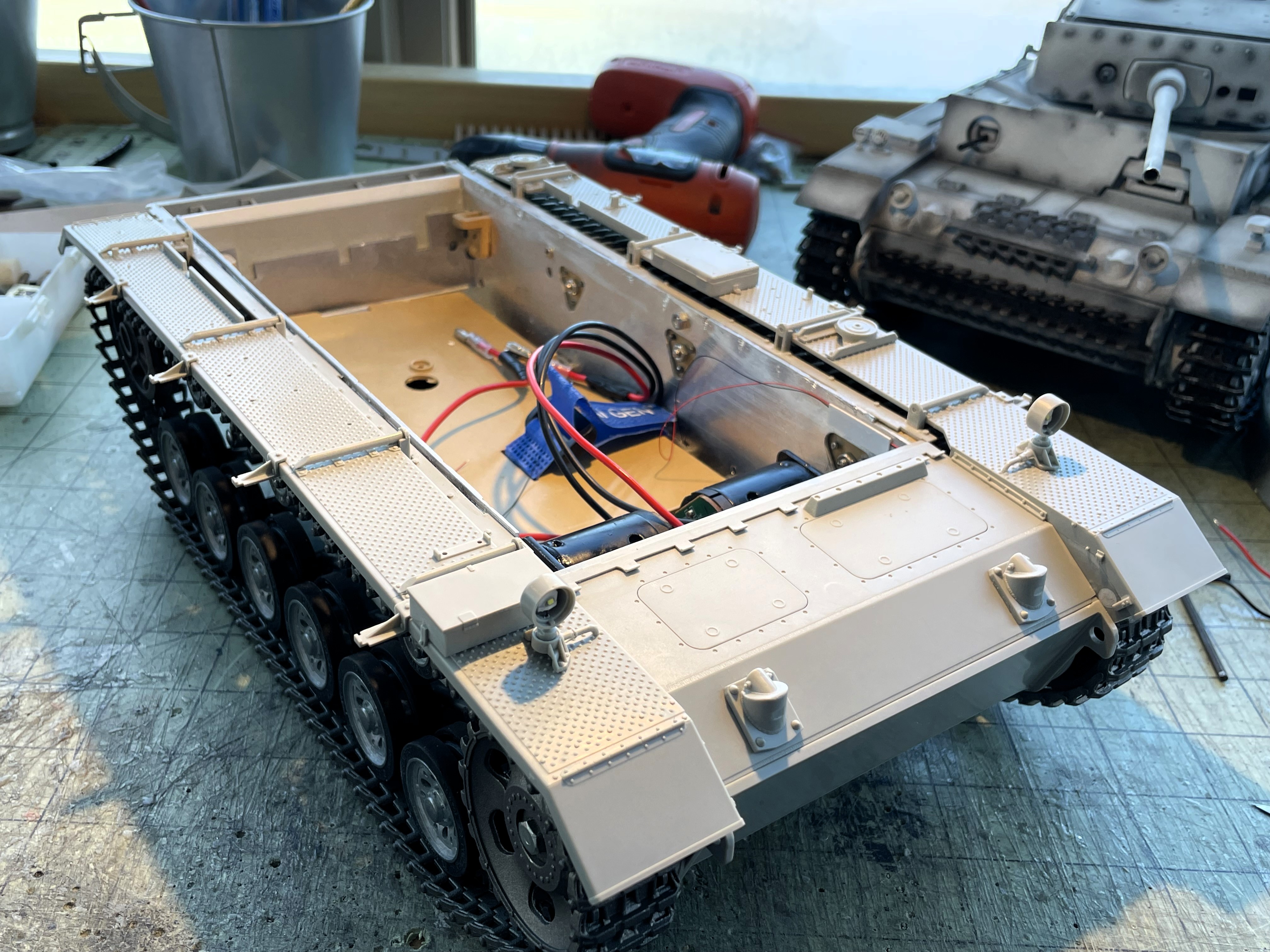 1/16 PzKpfw III Ausf M - Trumpeter/Heller kit with Taigen hull integration - Build