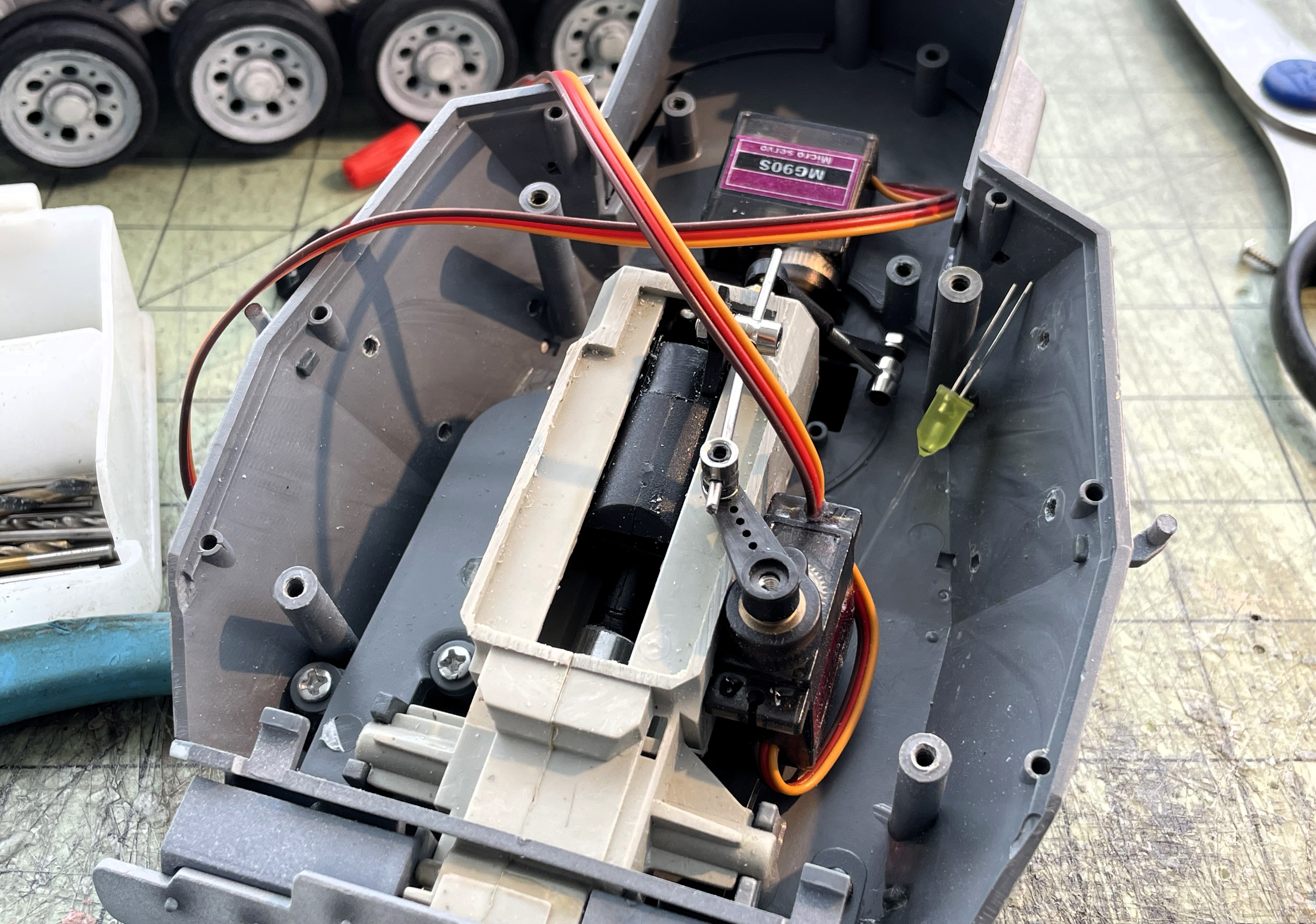 1/16 PzKpfw III Ausf M - Trumpeter/Heller kit with Taigen hull integration - Build