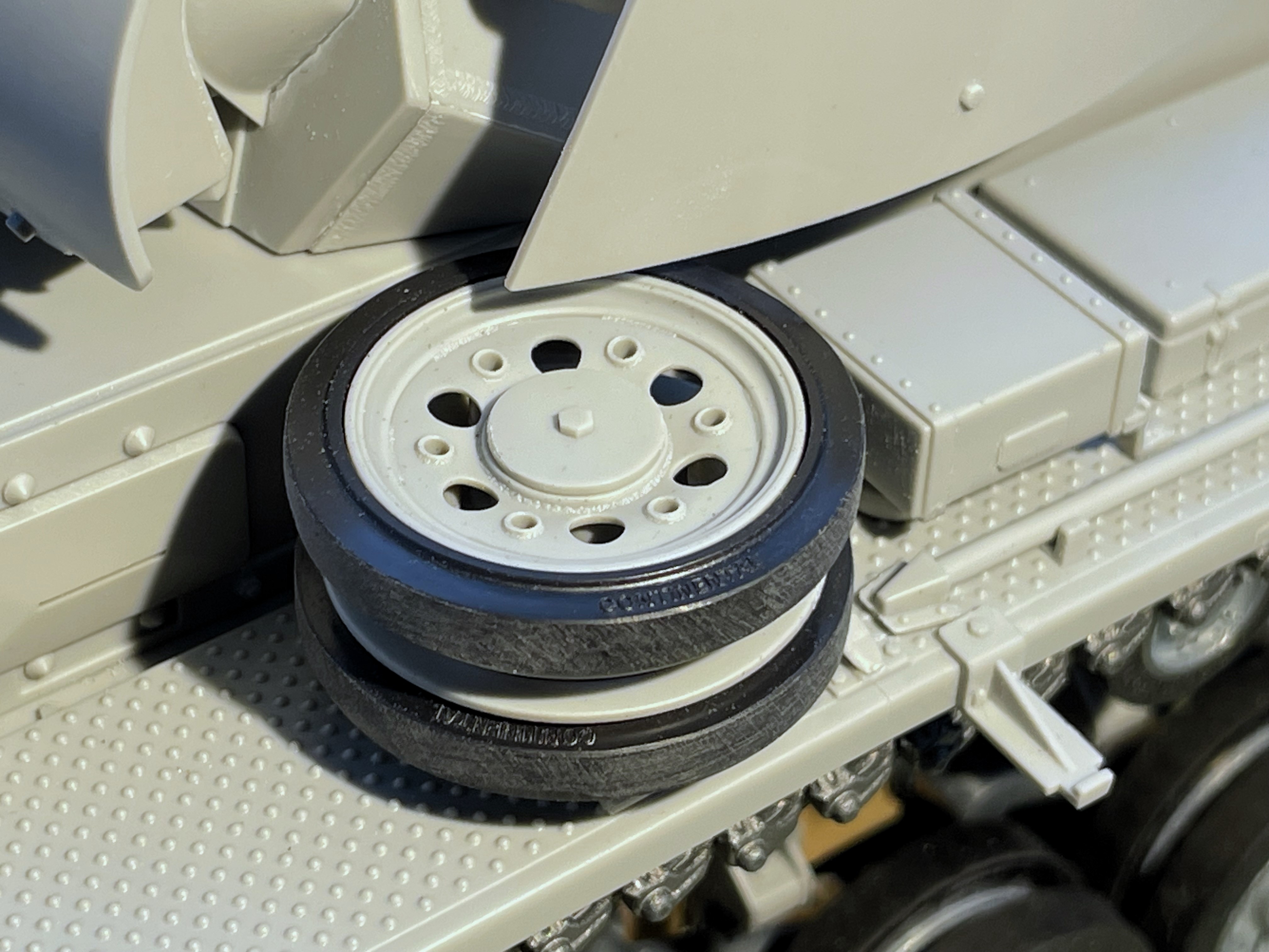 1/16 PzKpfw III Ausf M - Trumpeter/Heller kit with Taigen hull integration - Build