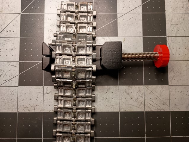 Big Belt Pin Remover 008.jpg