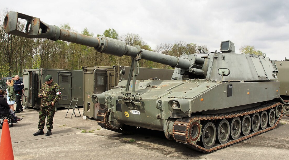 M109