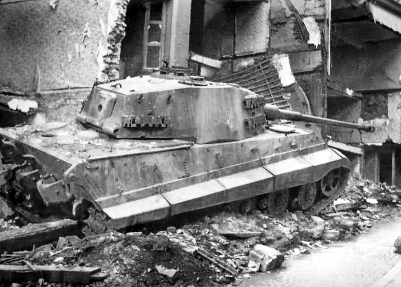 Mark-VI-2-King-Tiger-105-Schwere-SS-Panzer-Abteilung-501-Stavelot-December-1944.jpg