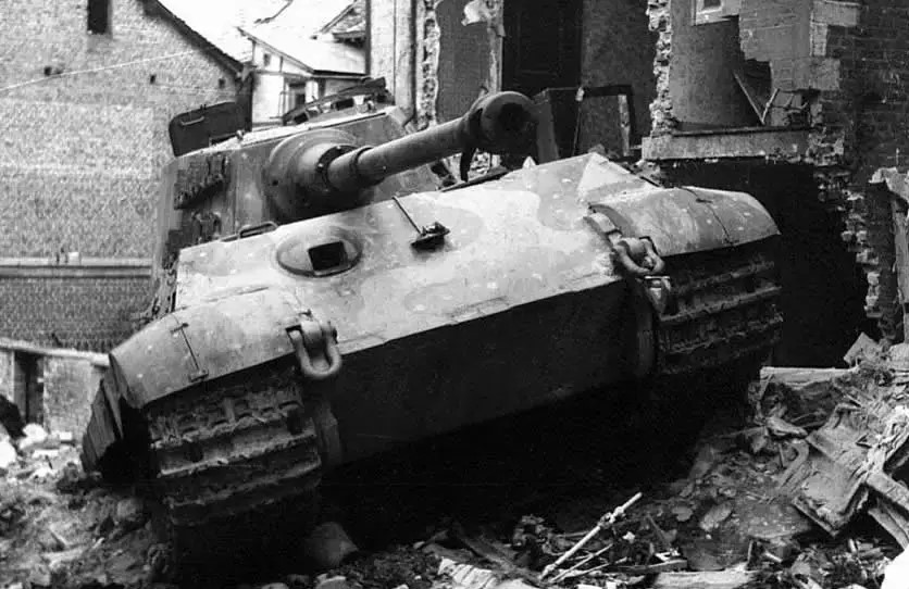 King_tiger_wessell_stavelot cropped.jpg