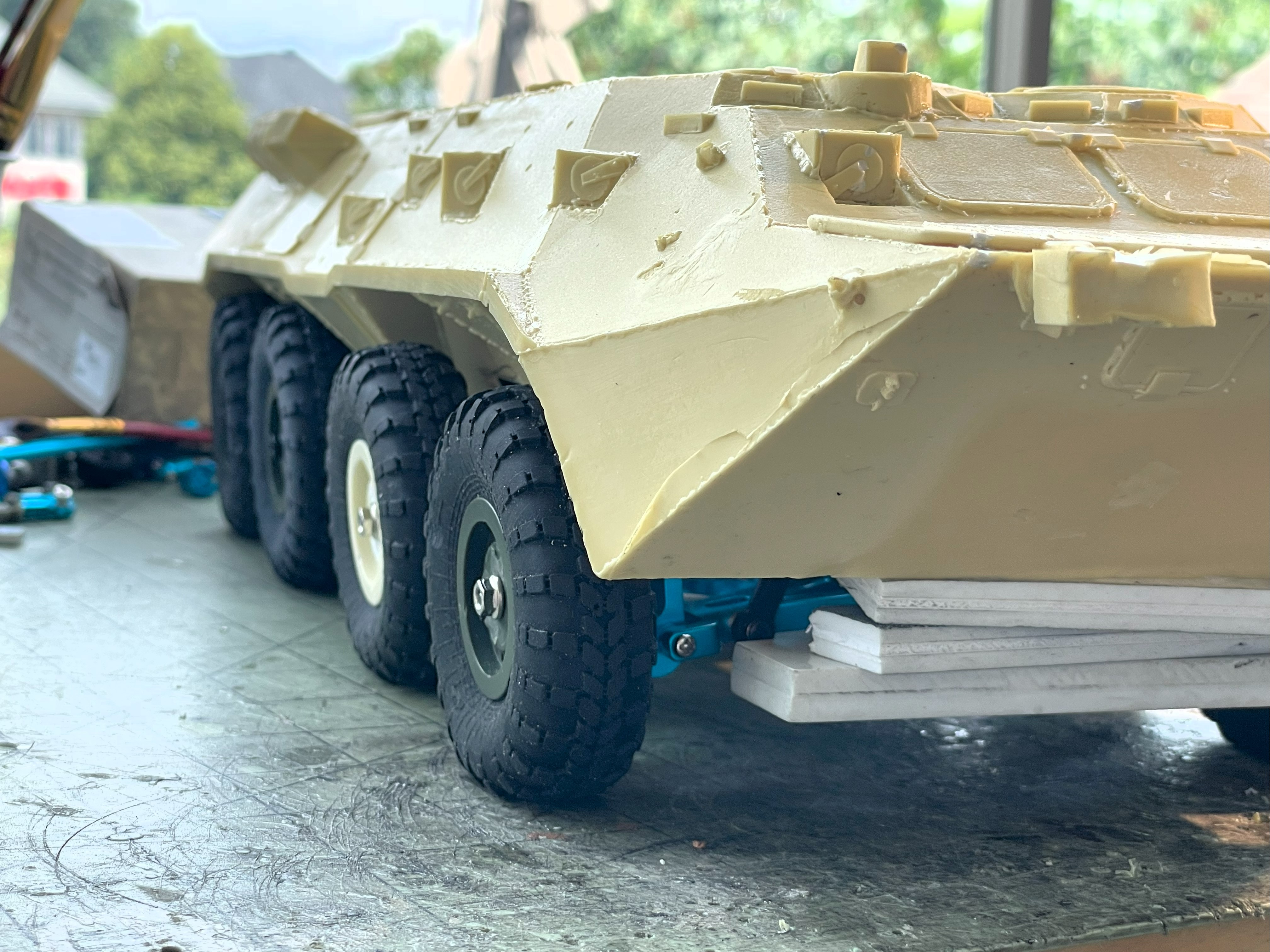 1/16 RC BTR-80 Russian 8x8 wheeled APC - build