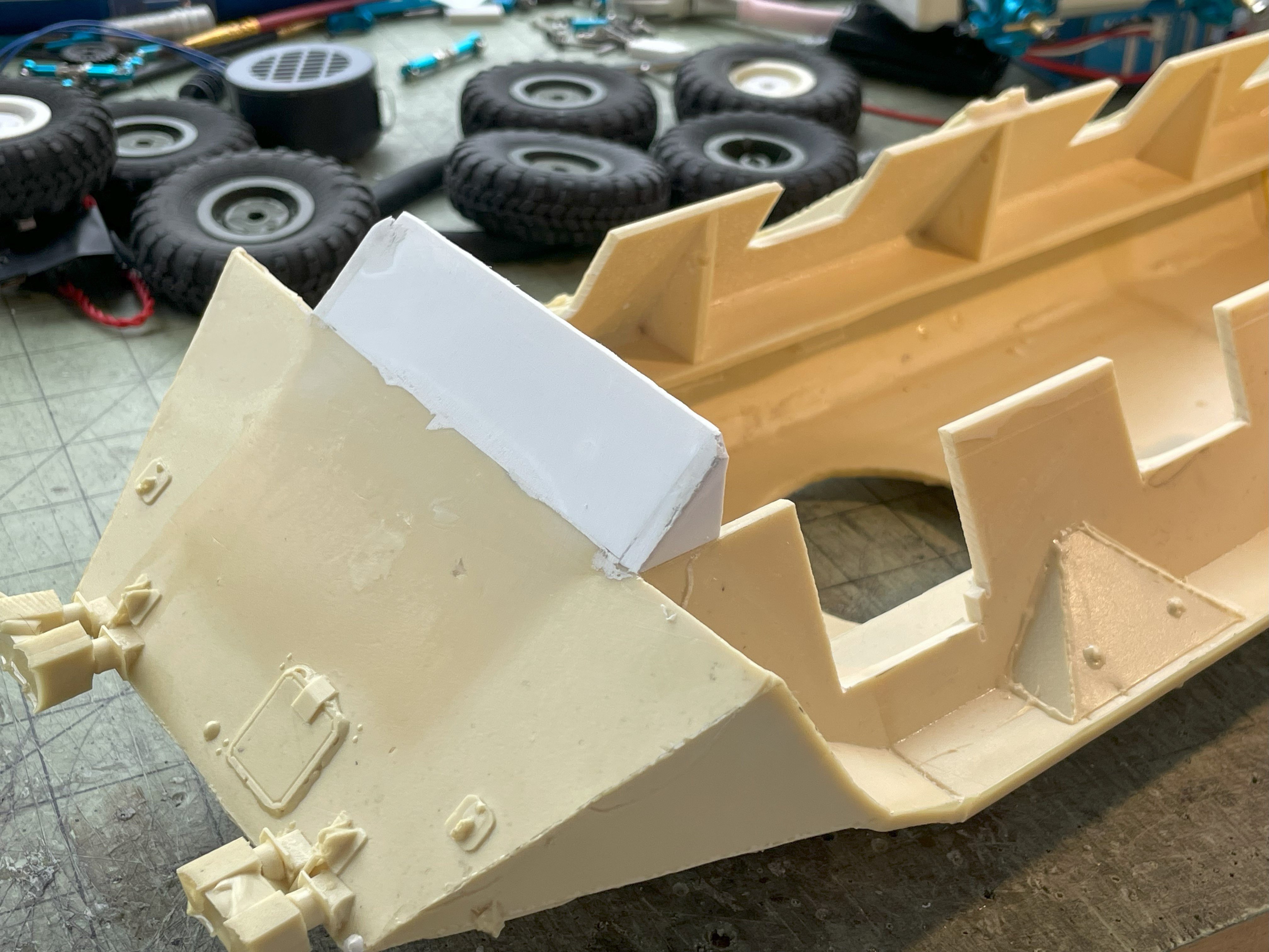 1/16 RC BTR-80 Russian 8x8 wheeled APC - build