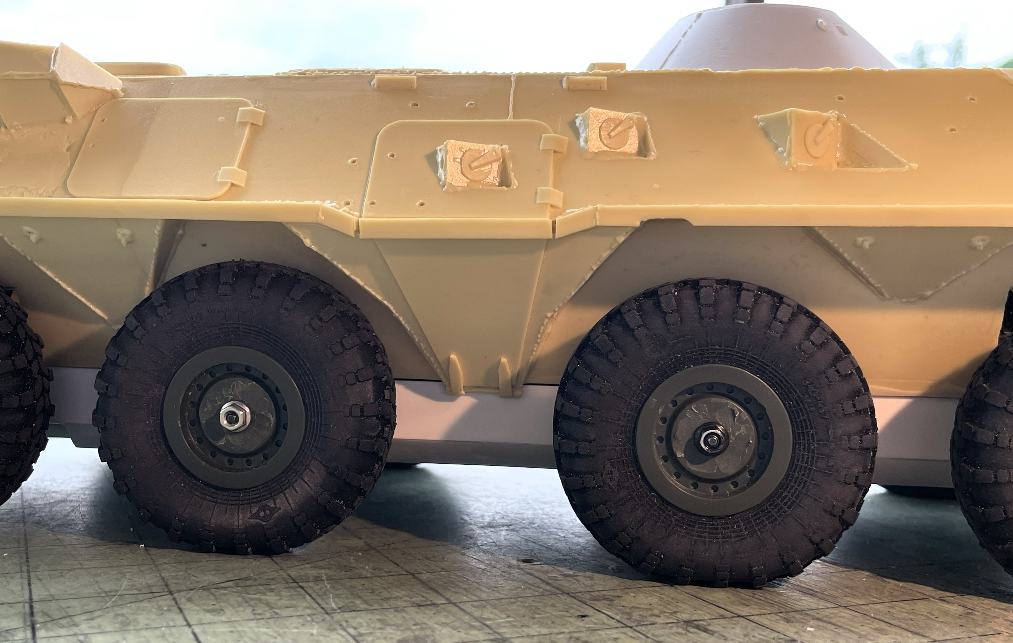 1/16 RC BTR-80 Russian 8x8 wheeled APC - build