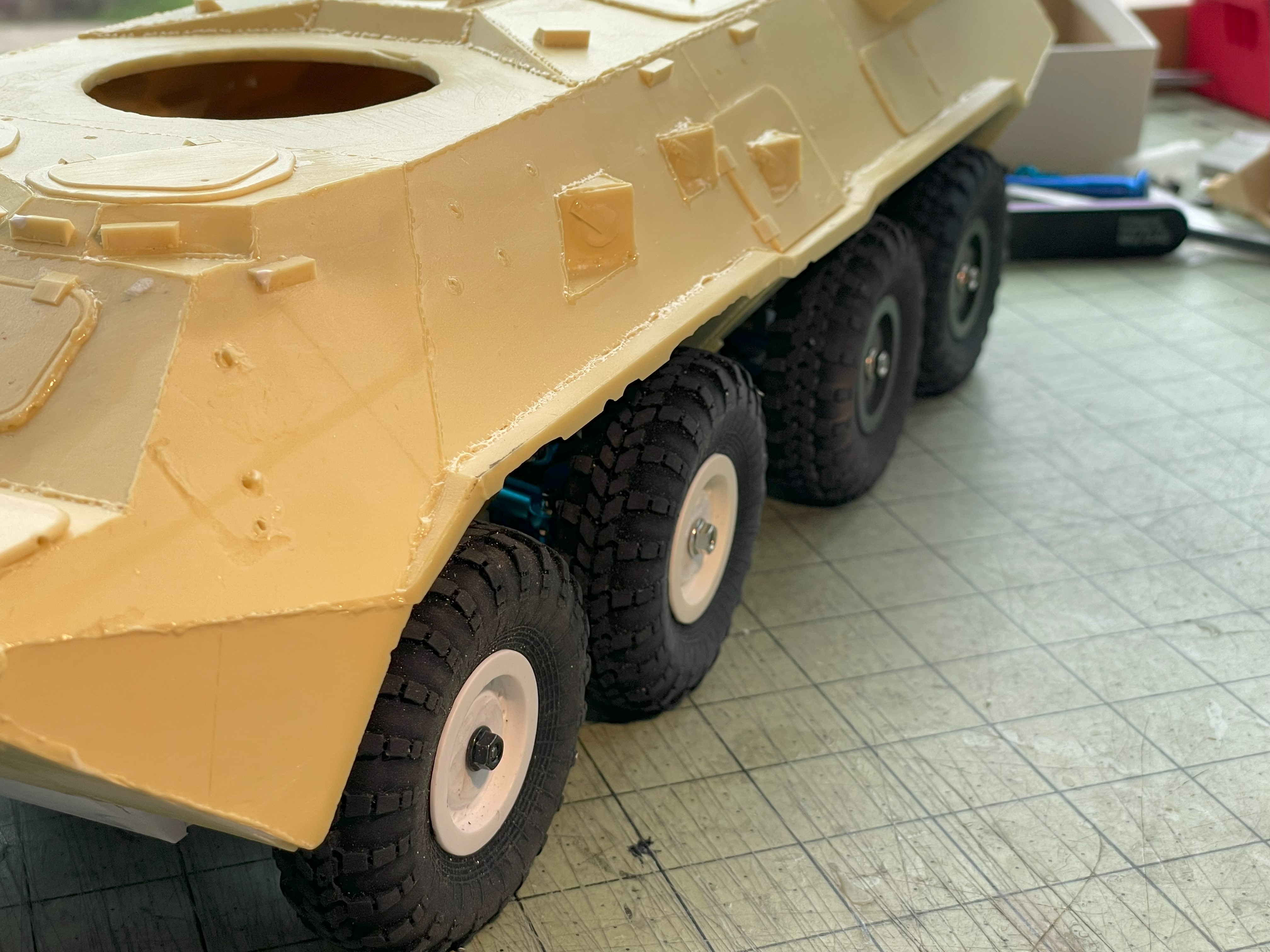 1/16 RC BTR-80 Russian 8x8 wheeled APC - build