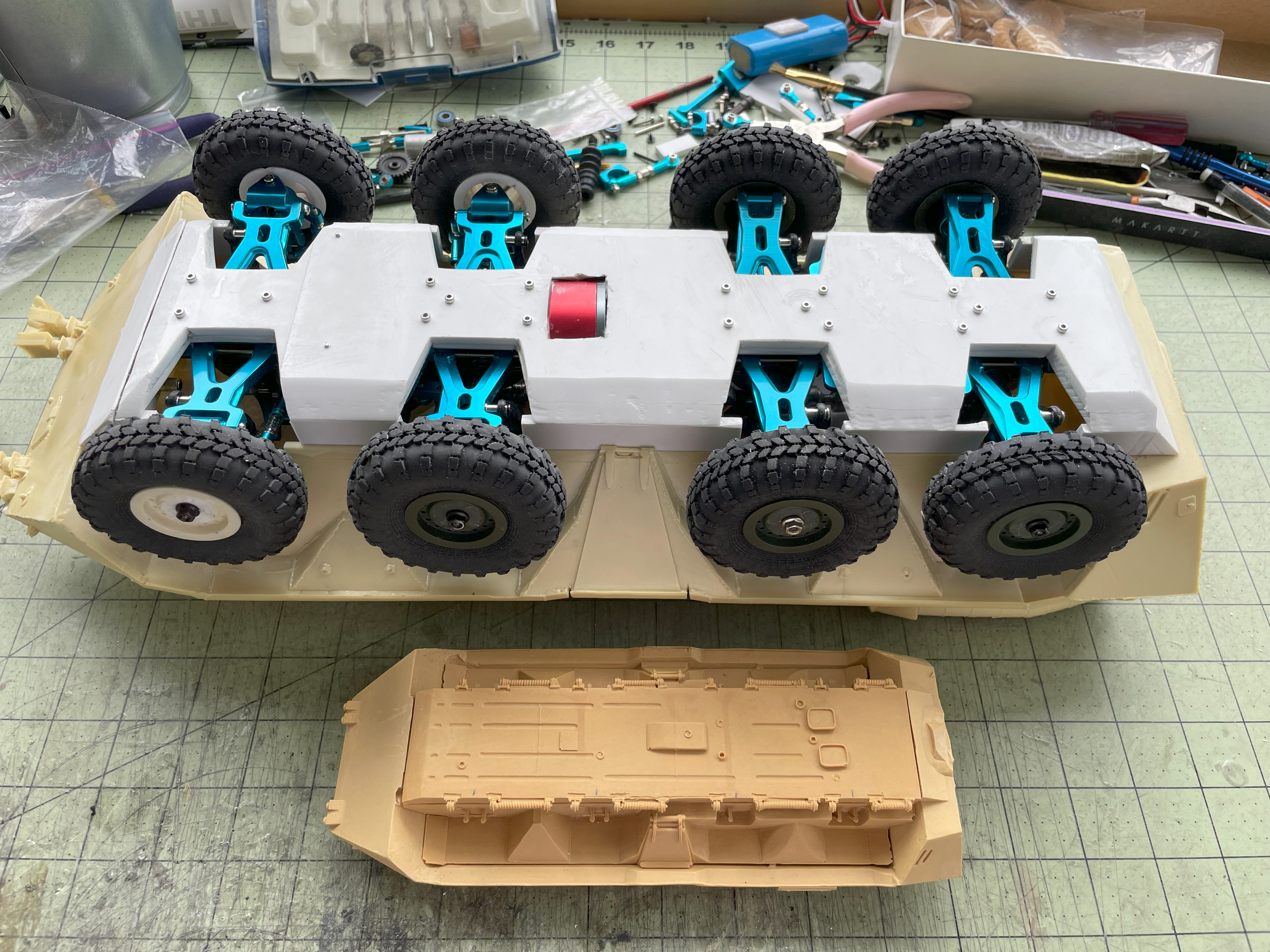 1/16 RC BTR-80 Russian 8x8 wheeled APC - build