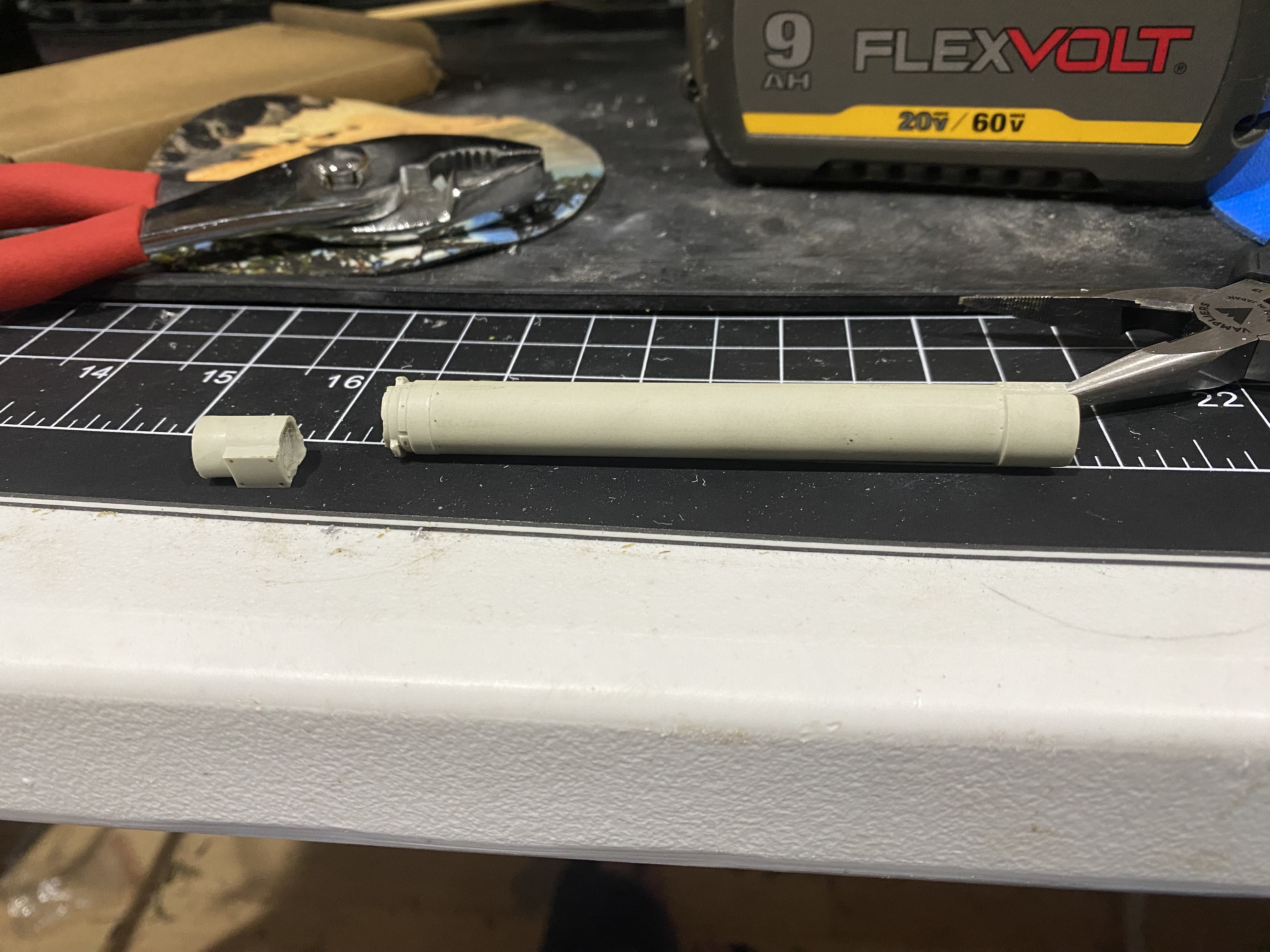 Here is the result, the piece is stilll sturdy, so it should glue back together well, especially with the metal tube supporting it.