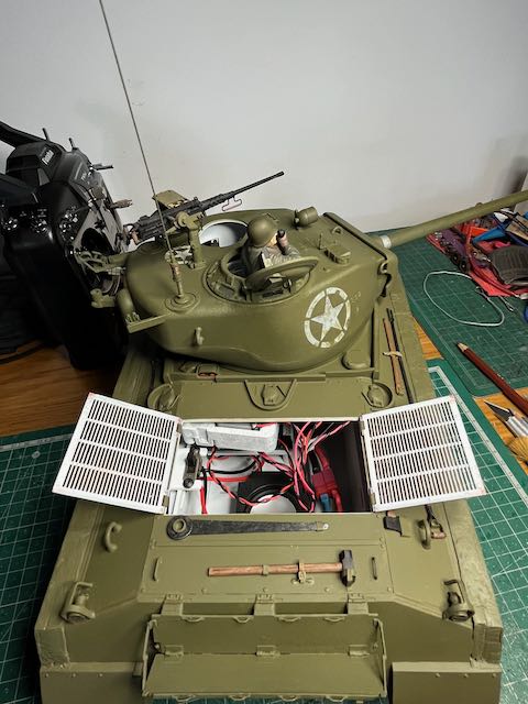RC 1/16 Sherman M4A3E8