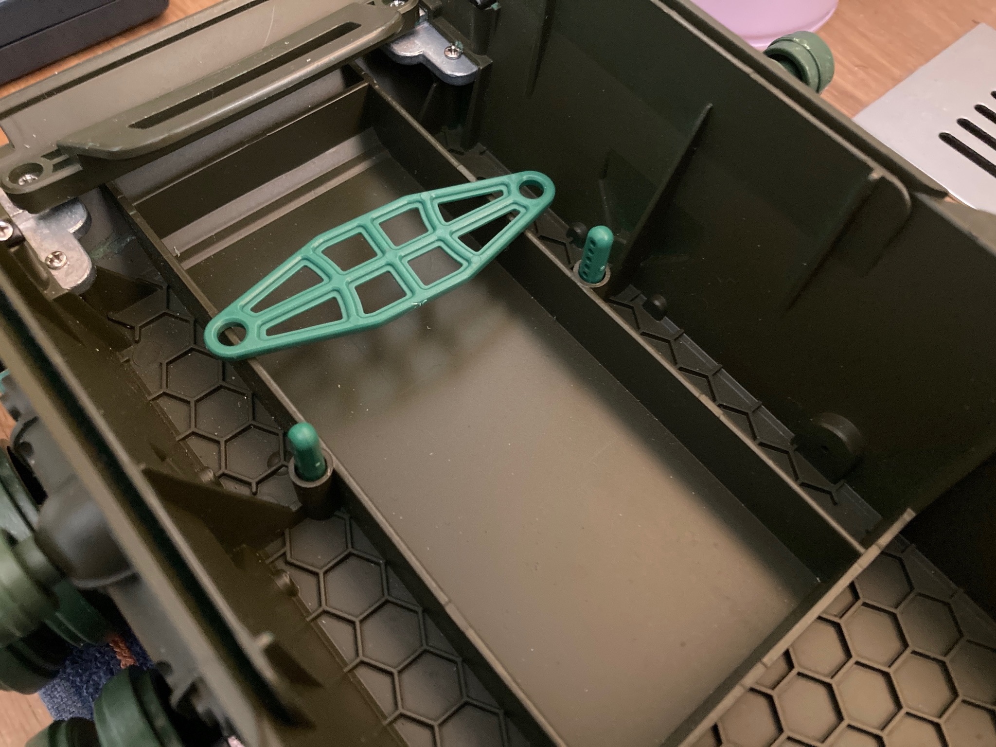Posts to hold the batttery retainer super-glued in place