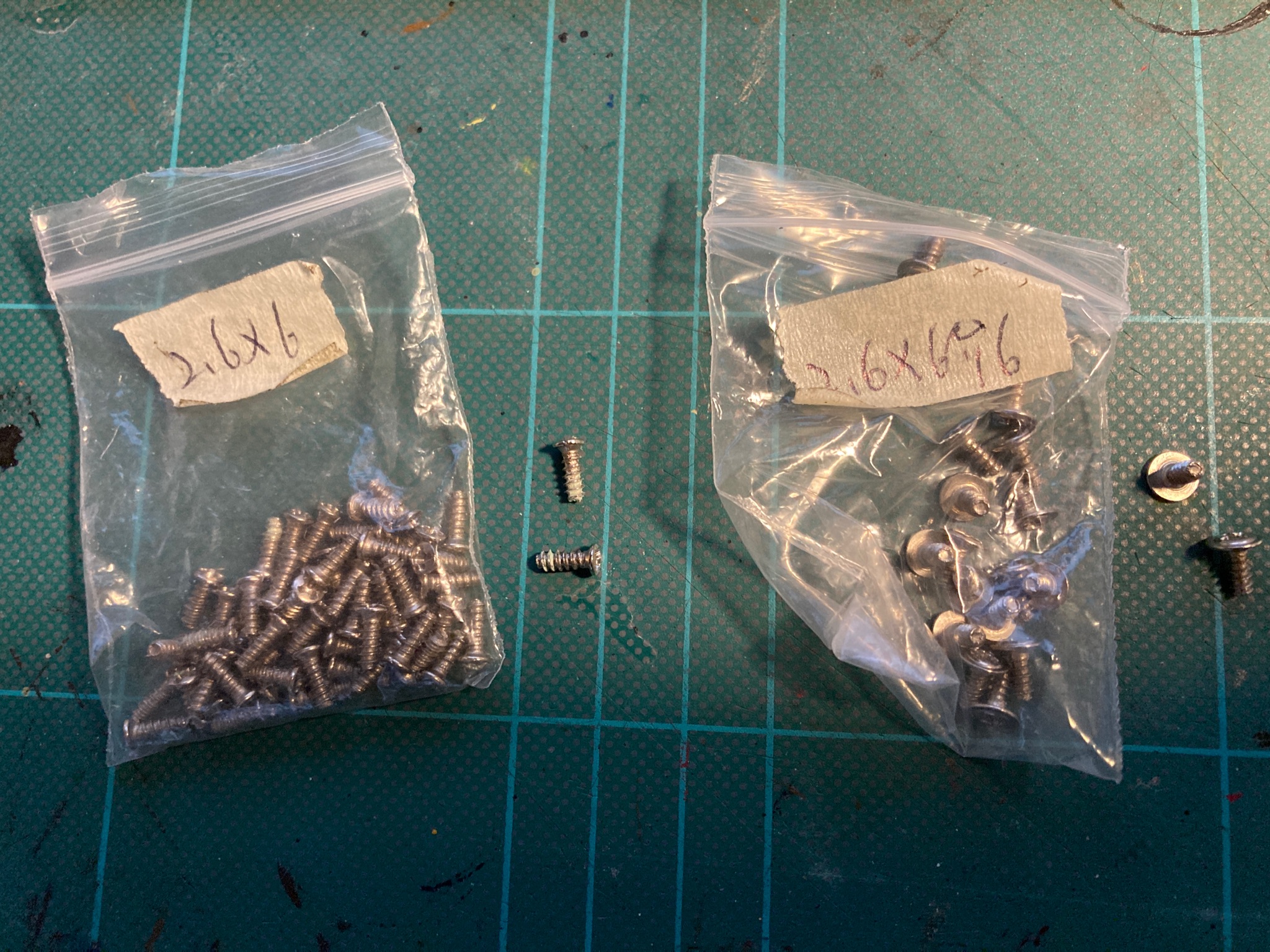 I chose to use the “flanged” screws shown on the right.