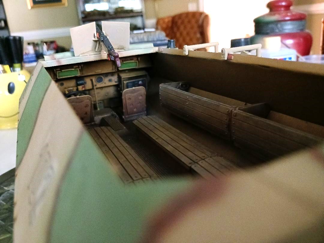 INTERIOR.jpg