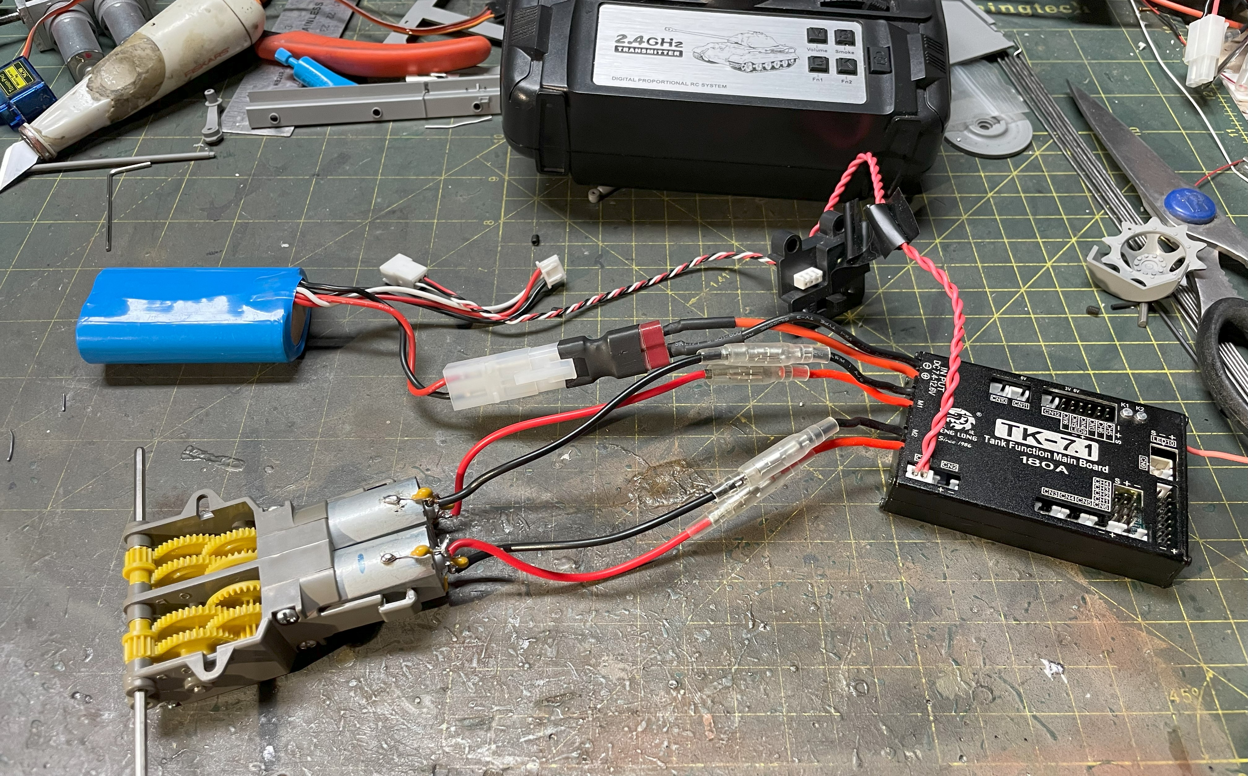 1/16 RC M-113A1 ACAV - Converting the Takom/Andy's HHQ  kit to RC
