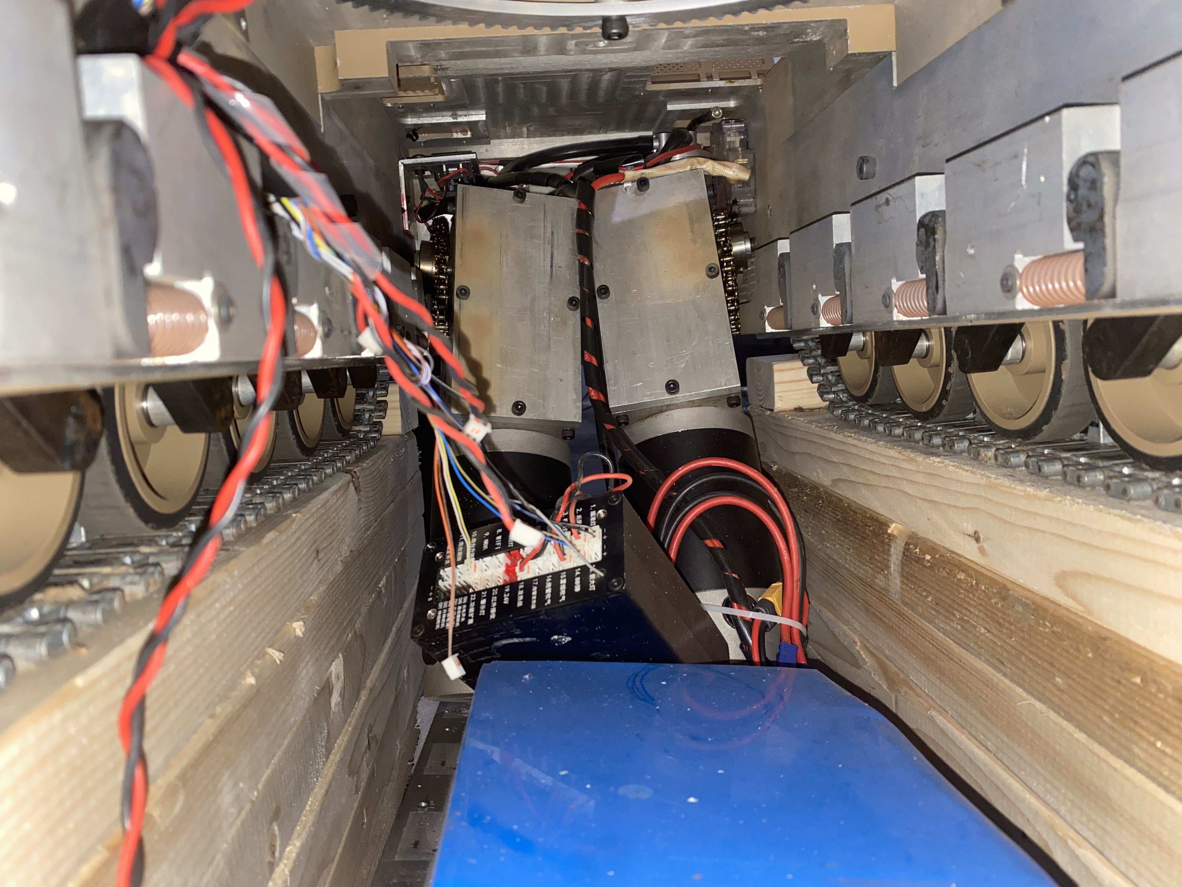 Closer view of the MFU and drive motors. TK8.0?