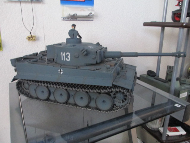 Tokyo Marui Tiger Tank mit Airsoft.JPG
