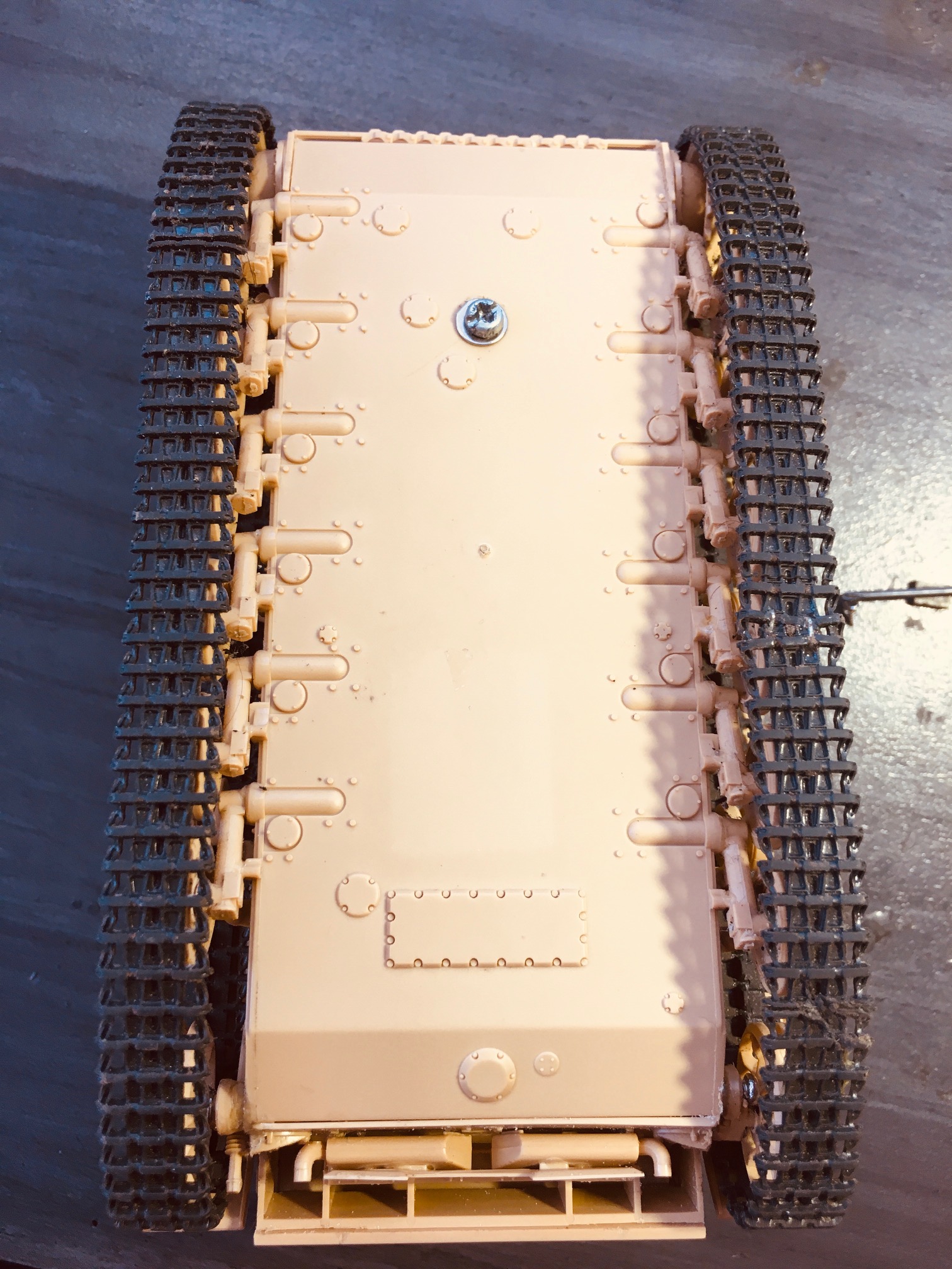 Precise positioned screw mount for <br />GB.