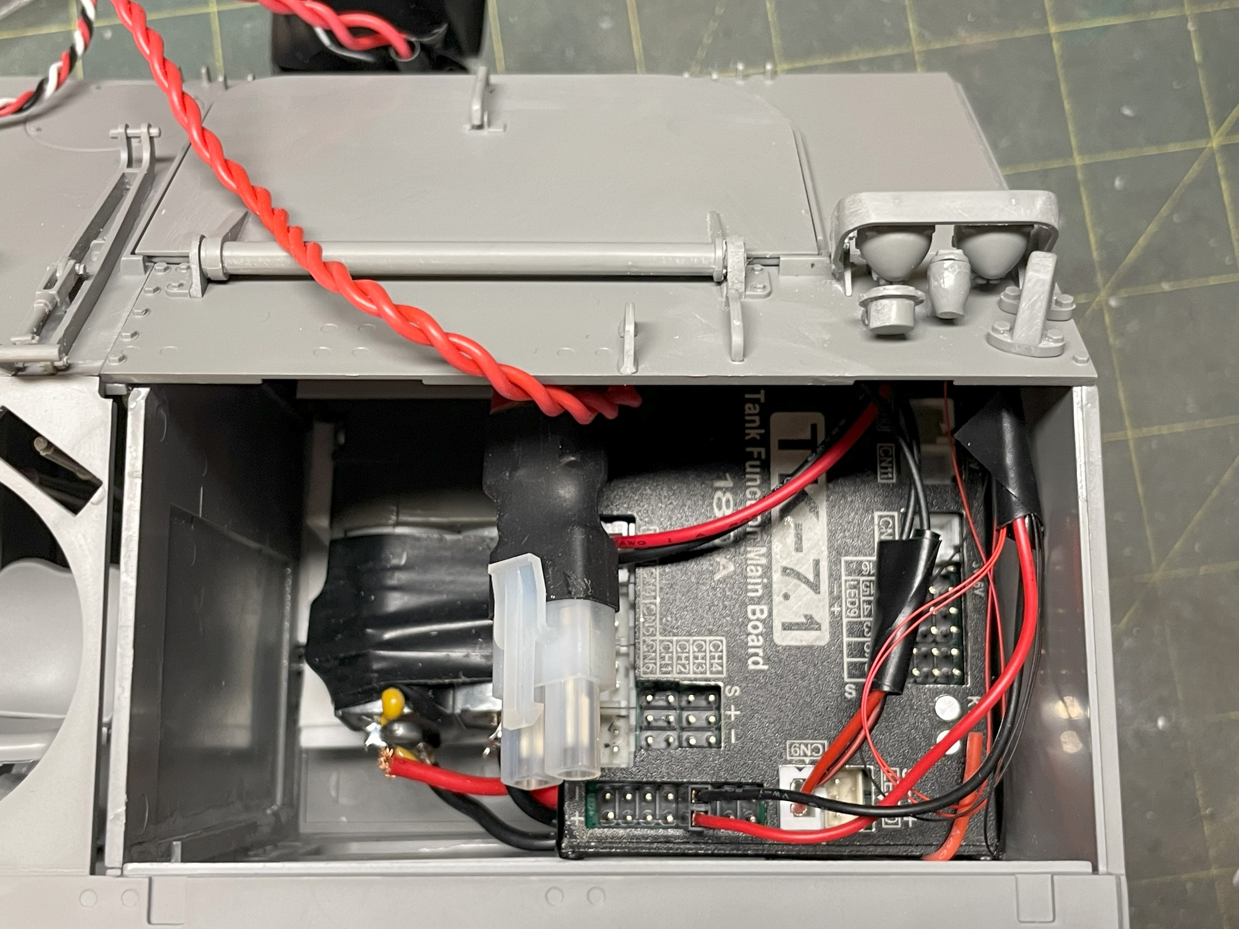 1/16 RC M-113A1 ACAV - Converting the Takom/Andy's HHQ  kit to RC